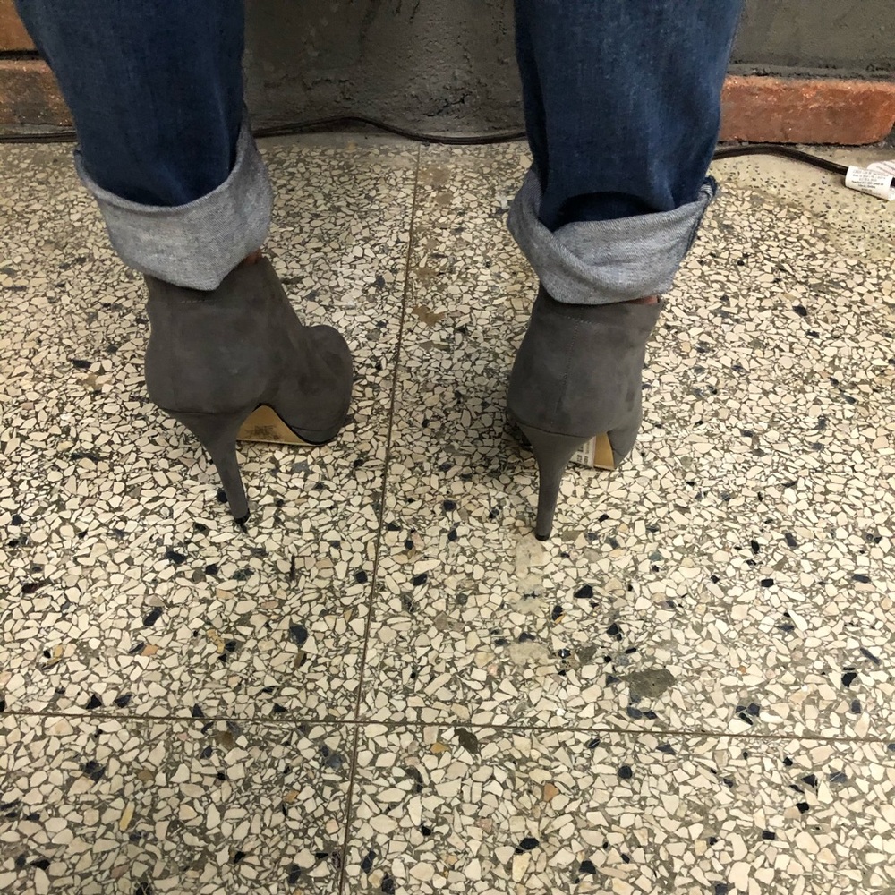 Shoes - Picture 4 of 4